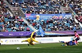 西甲俱乐部基础设施投资增长对球迷体验和联赛竞争的影响